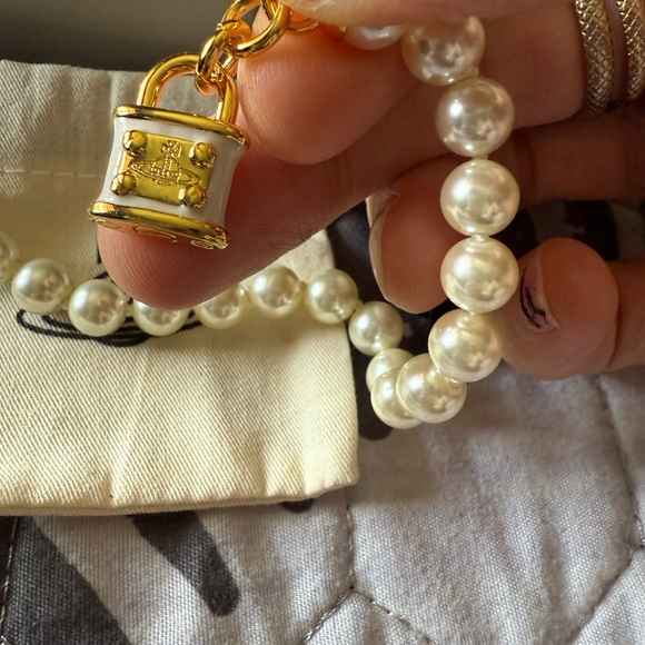 Vivienne Westwood Gold and Cream Pearl Necklace